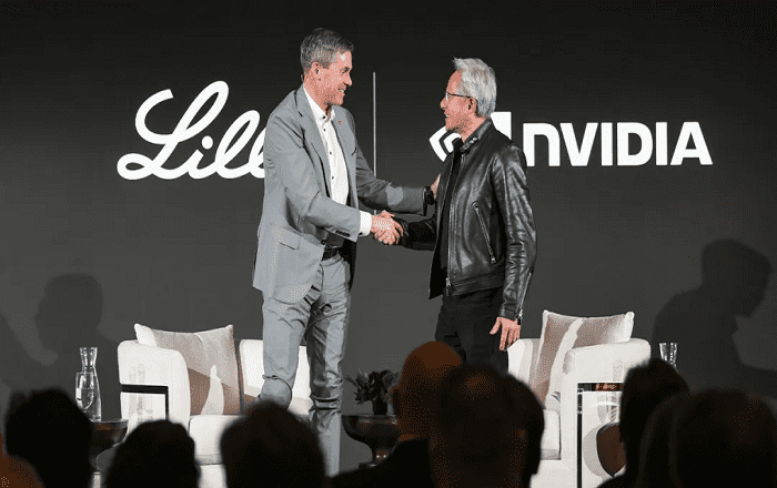 NVIDIA与礼来两家公司CEO共话AI与药物研发的“可能性蓝图”